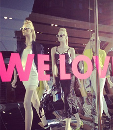 Печать на самоклейке